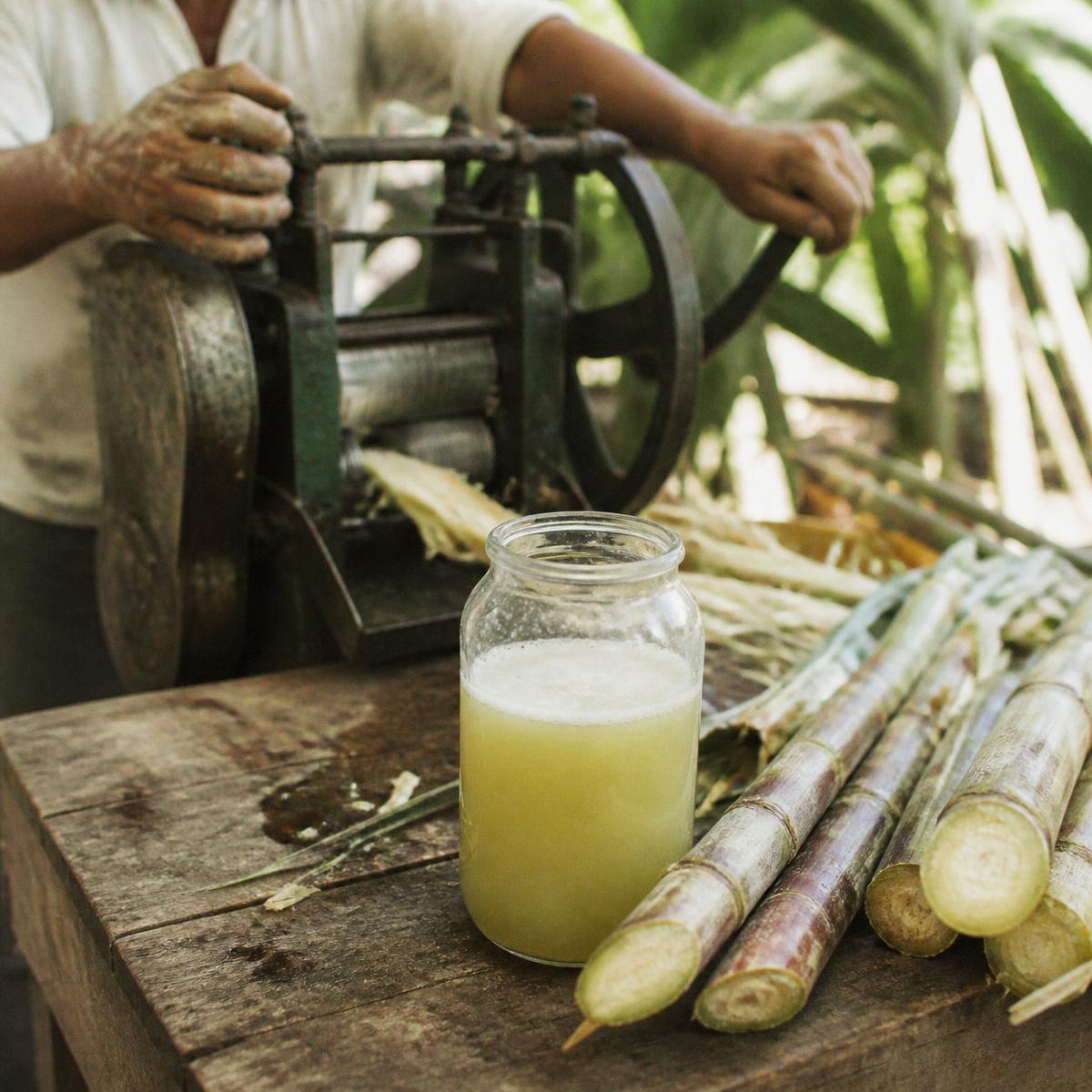 Fresh pressed Aqua De Sapo sugarcane juice